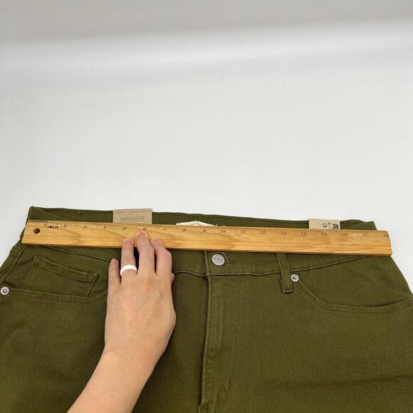 Levi's Womens Mid Rise Classic Straight Jean Size 16medium W33 L30 - Picture 5 of 8